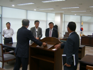 비교 견학 대표이미지