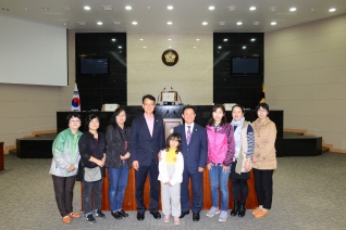 다문화가족 의회 견학 대표이미지