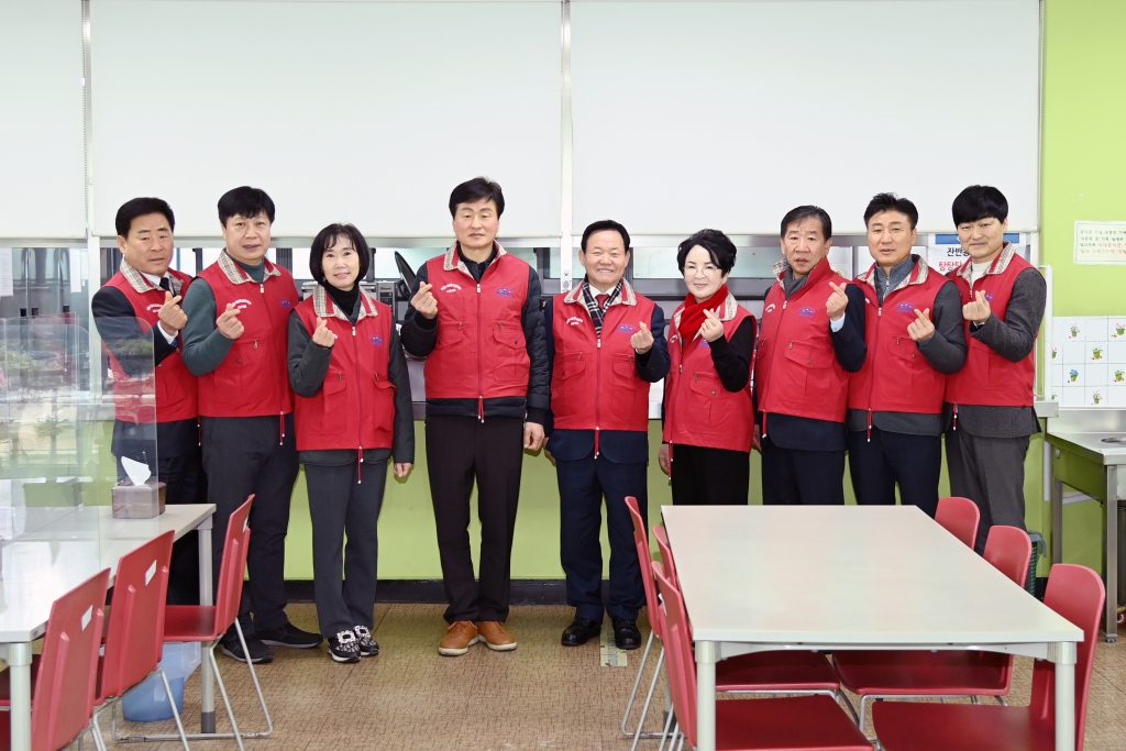 서구의회, 의원봉사단 새해 첫 급식 자원봉사 활동 이미지(2)